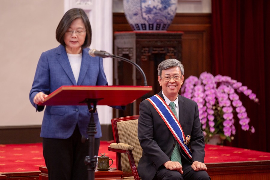 陳建仁內閣相關人事任命陸續公布,似乎仍充滿派系考量,很難符合民眾創造新局的期待。(Photo from 陳建仁臉書)