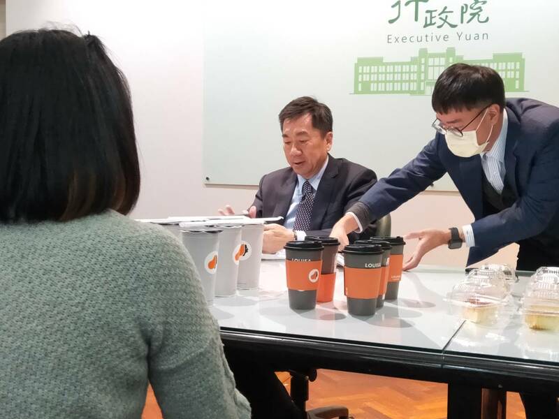 發言人陳宗彥來跟記者social。(Photo by 呂翔禾/台灣醒報)