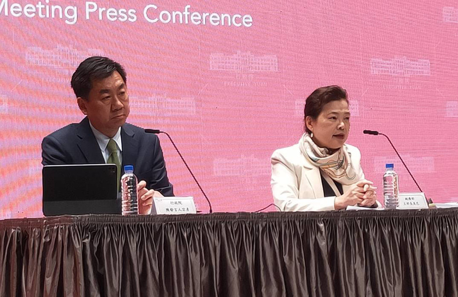 行政院9日通過經濟部的中小企業輔導方案,外傳經費將有250億,但經濟部長王美花表示還要再協商。(Photo by 呂翔禾/台灣醒報)