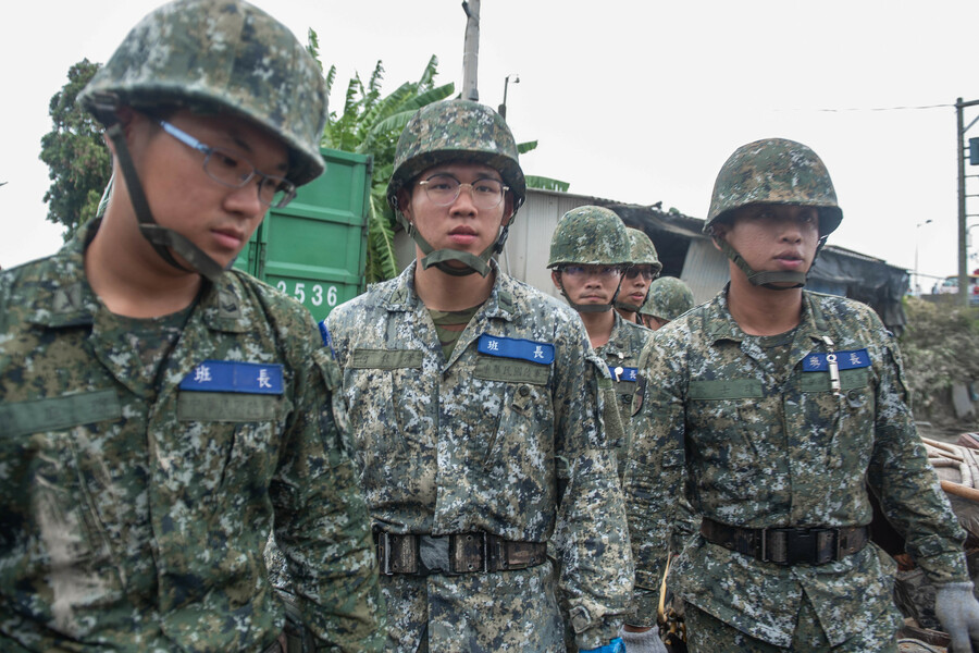 國民黨總召曾銘宗受訪時表示,《全動法》惹出如此多爭議,顯見菜政府沒有思考周全,還煽動了社會緊張的情緒,建議就不要修《全動法》。(總統府)