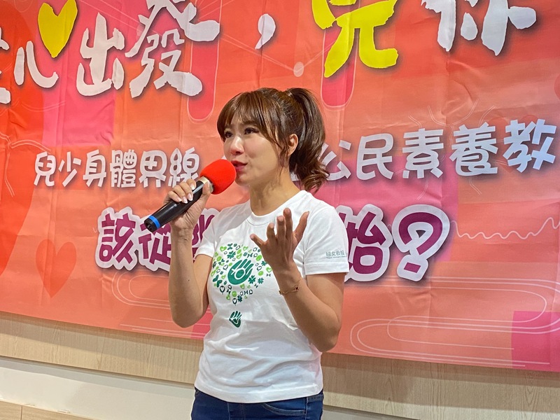 李佩甄提醒家長,建立良好的親子關係,才能真正了解孩子的生活。(Photo by 蔡昀恬/台灣醒報)