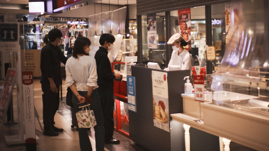 經濟更為成熟的日本,當地使用現金支付仍普遍。(Photo MIKI Yoshi-hito on Flickr used under Creative Commons license)