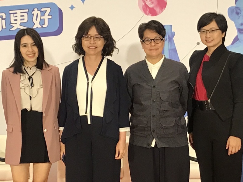 台大資工系副教授陳蘊農(左起)、台積電副法務長陳碧莉、國片《疫起》監製李耀華與月亮褲創辦人陳苑伊26日彰顯女性在科技領域的貢獻。(Photo by 簡嘉佑/台灣醒報)