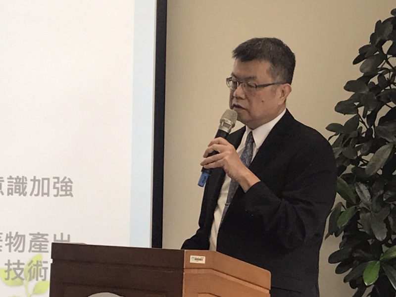 環保署監察總隊副總隊長施勝鈞2日表示,業者惡意傾倒廢棄物,造成環境破壞。(Photo by 簡嘉佑/台灣醒報)