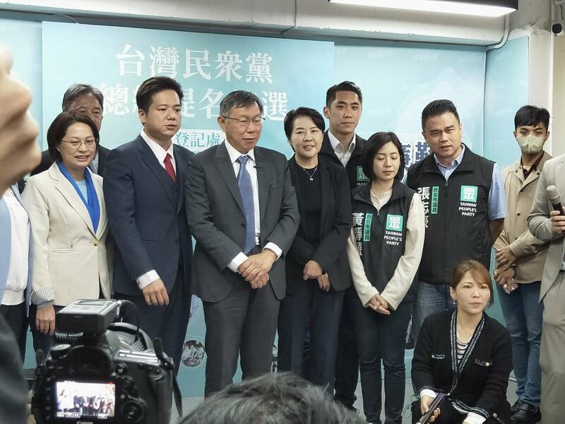 民眾黨主席柯文哲8日登記參選總統,為2024年總統選舉投下震撼彈。(Photo by 呂翔禾/台灣醒報)