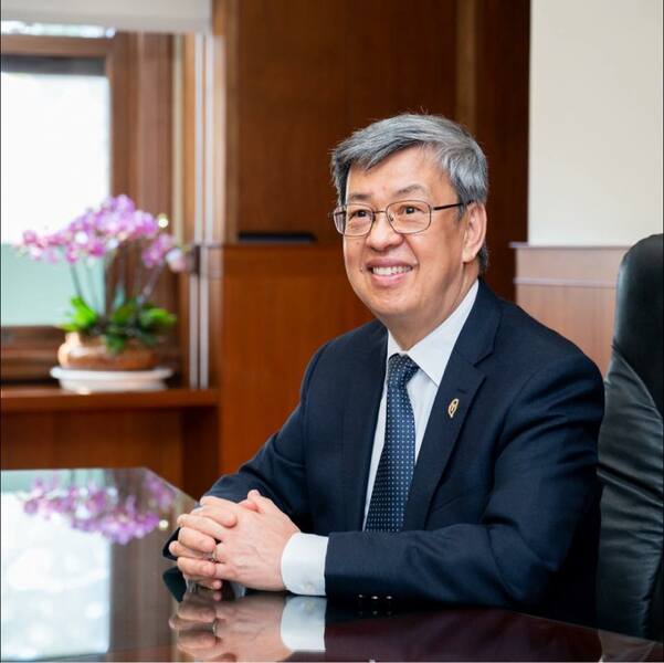行政院長14日表示,閣揆陳建仁13日出現咳嗽不適的狀況,經快篩後發現確診。(臉書截圖)