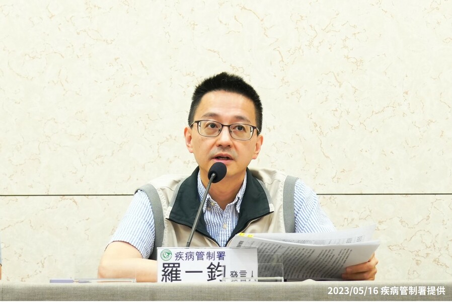 疾管署發言人羅一鈞16日表示,上週平均每日新增154例中重症個案,疫情處於上升階段,且會持續上升到6月底。(疾管署提供)