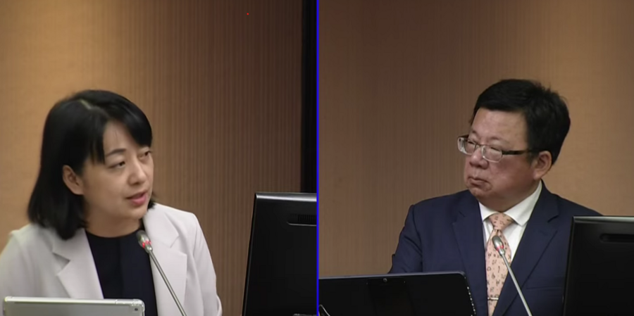 面對不肖建商累犯的狀況,立委王婉諭(左)18日呼籲,政府應考量以「銷售金額的一定比例」懲處。勞動部次長李俊俋(右)回應,可以考慮。(直播截圖)