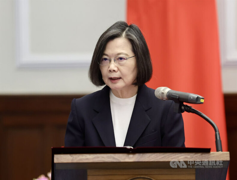 總統蔡英文20日召開記者會,細數施政成績與接受媒體提問。(中央社)