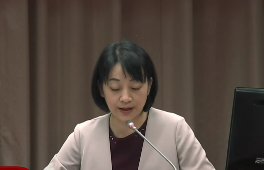 時代力量立委王婉諭25日以數據指出,兒少自殺通報在過去五年內成長了將近8倍,顯示自殺防治有許多努力的部分。(直播截圖)