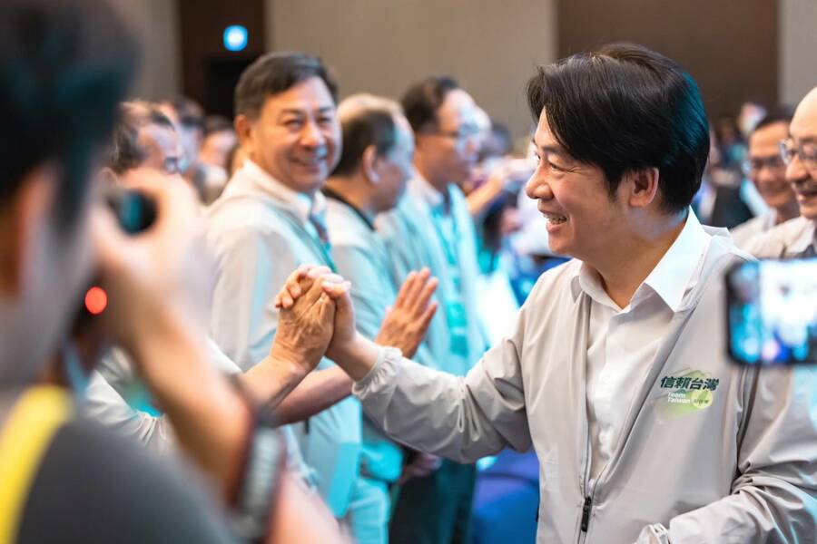 民進黨主席賴清德雖想透過「民主大聯盟」爭取立委席次最大化,但也犧牲了不少黨內年輕人參政的機會。(賴清德臉書)