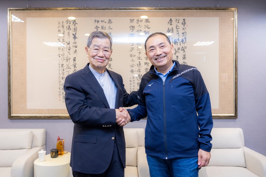 國民黨總統候選人侯友宜近日民調跌落第3,學者建議加強論述,爭取深藍選民支持,支持度才有機會回溫。(侯友宜臉書)