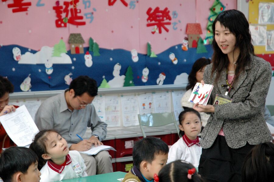 圖說:示意圖。教育部表示,修法明定,學校聘任整學期或學年的代理教師,應給予完整聘期。(Photo by 頭家國民小學 on Flickr under C.C. License)