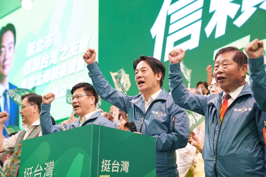 兩黨提名都出現不少困境,凸顯政黨出現人才荒。(賴清德臉書)