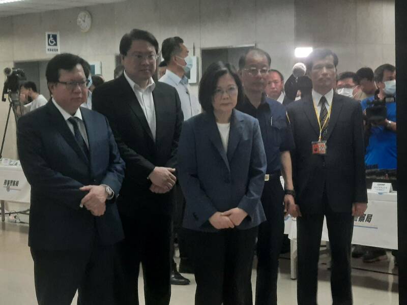 蔡英文視察打詐騙成果。(Photo by 陳奕劭/台灣醒報)