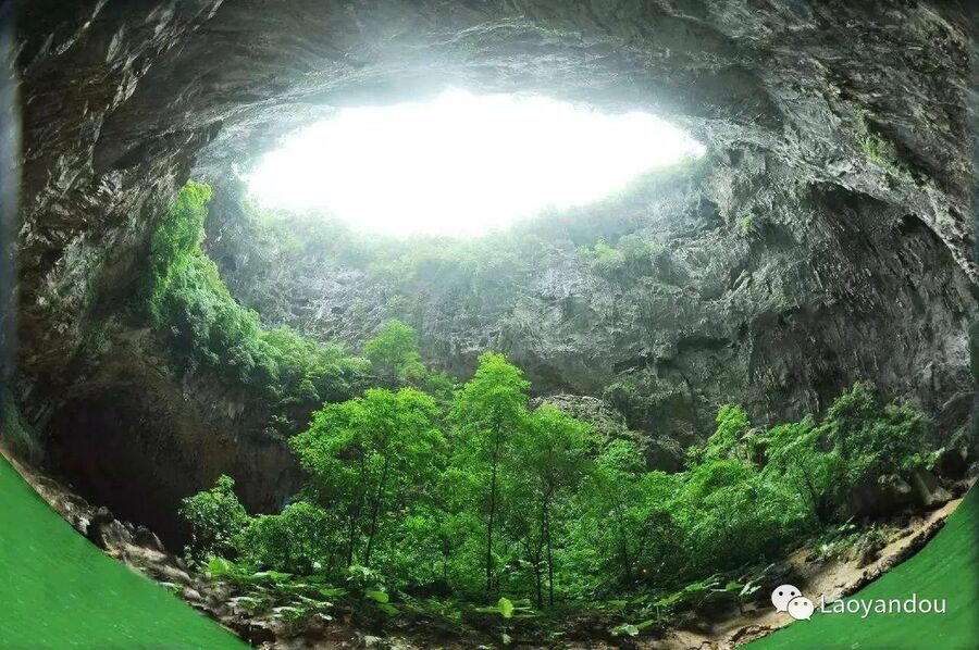俄羅斯巴塔蓋卡凍土坑有融化跡象,圖2023年7月所拍畫面。(網路截圖)