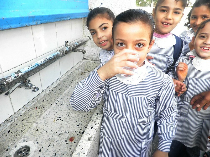 兒童體溫上升快,更容易受到熱浪威脅。(Photo by Middle East Children's Alliance on Flickr used under Creative Commons license)