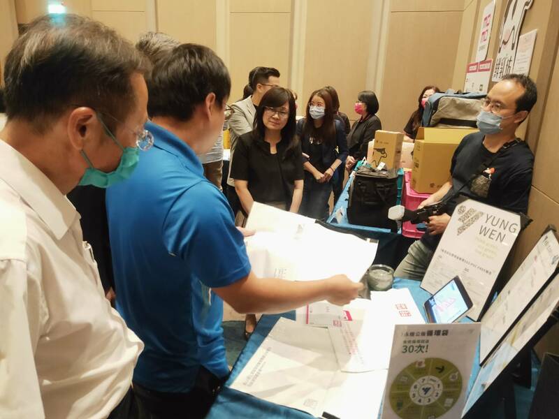 環保署1日舉行「網購包裝減量指引2.0」交流論壇,邀請業者互相交流減少耗材心得。(Photo by 呂翔禾/台灣醒報)