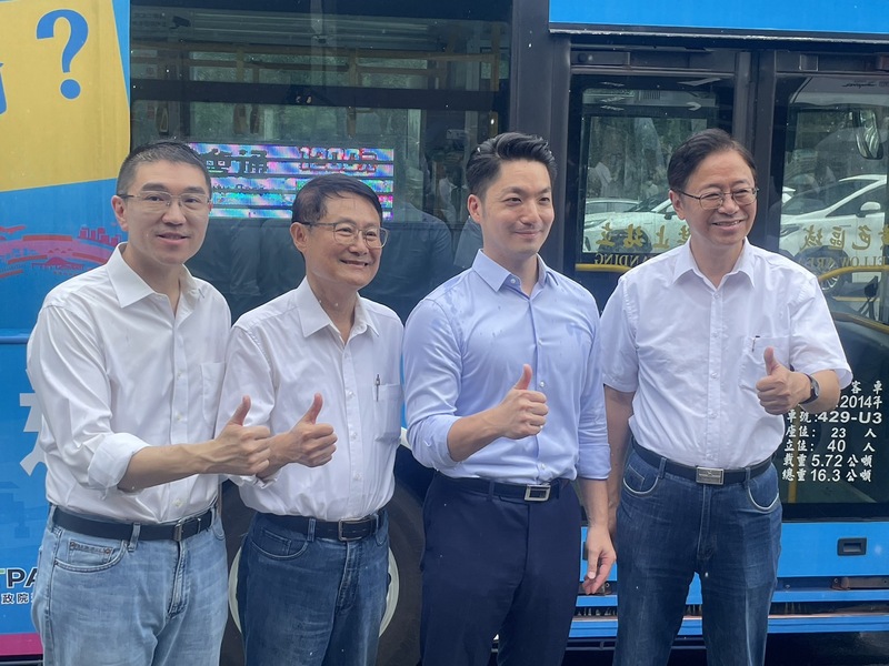 圖說:基隆市長謝國樑(左起)、新北市副市長陳純敬、台北市長蔣萬安與桃園市長張善政2日共同推廣1200北北基桃都市通。(Photo by 簡嘉佑/臺灣醒報)