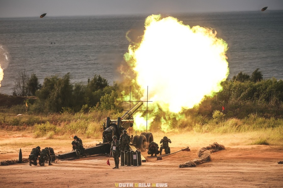 國軍3日又傳出意外,中科院有官兵銷毀彈藥時發生燃燒意外,總統表示需儘速徹查原因。(國防部發言人臉書)