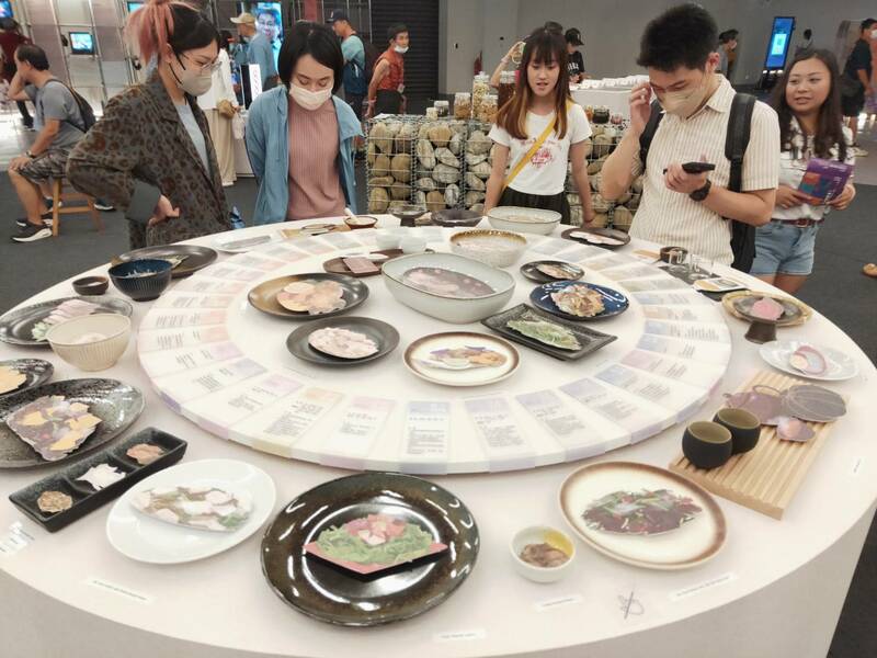 2023 世界客家博覽會臺灣館以「有客當靚(最美)」為題,展出各地不同的客家文化、美食與產業發展。(Photo by 呂翔禾/台灣醒報)