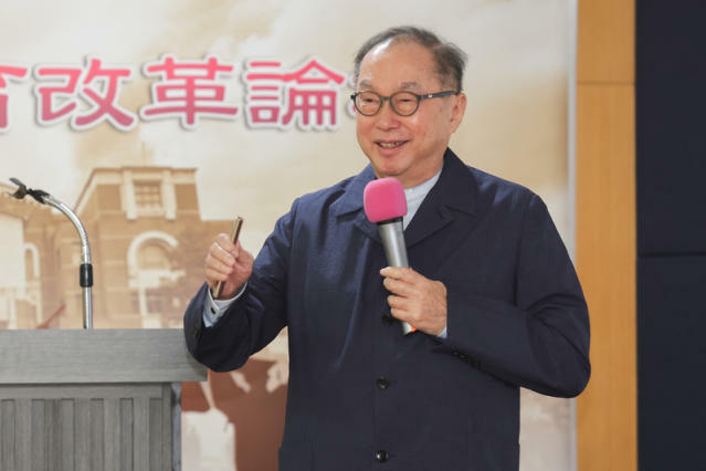 廣達集團創辦人與總裁董事長林百里在台大演講,台下睡成一片。(中央社)