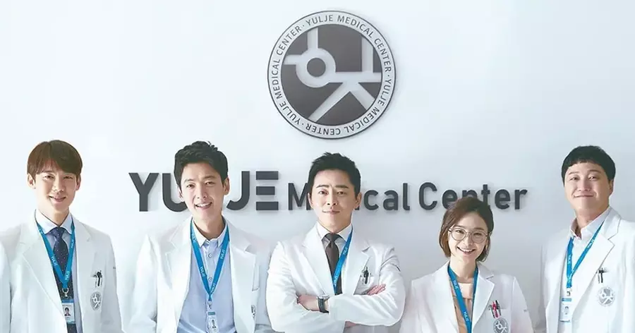 一家都是醫生,令人稱羨。示意圖。(網路截圖)