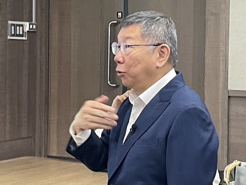 民眾黨總統候選人柯文哲6日公布醫療政策說,醫療衛生支出目標要提高到GDP的8%。(Photo by 簡嘉佑/台灣醒報)