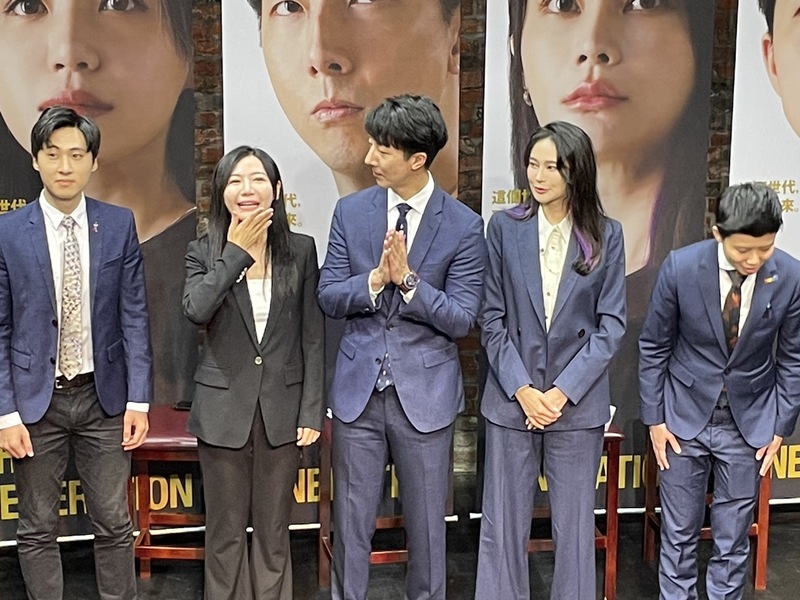 苗栗縣立委參選人曾玟學(左起)、台北市立委參選人吳沛憶、新北市立委參選人吳崢、現任立委賴品妤與台北市立委參選人苗博雅11日共同舉辦記者會。(Photo by 簡嘉佑/台灣醒報)