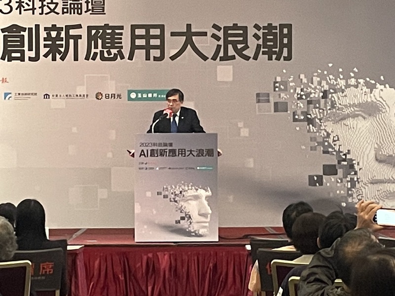 工研院執行副總暨總營運長兼AI策略長余孝先13日以「掌握GAI創新應用新局」發表專題講座。(Photo by 簡嘉佑/台灣醒報)