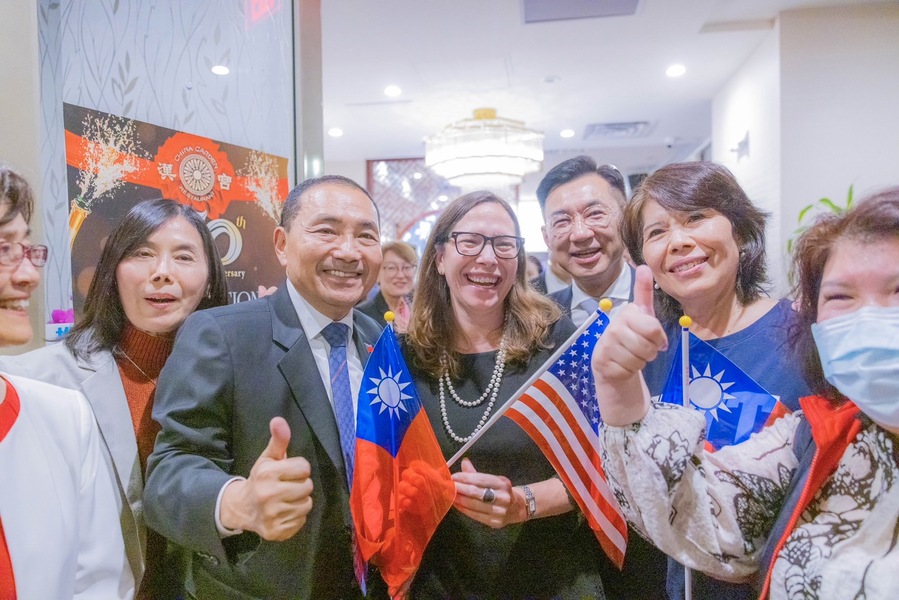 對於國民黨總統參選人侯友宜出訪美國,民進黨與親綠媒體大多強調侯的失言與國防戰略模糊。(侯友宜辦公室提供)