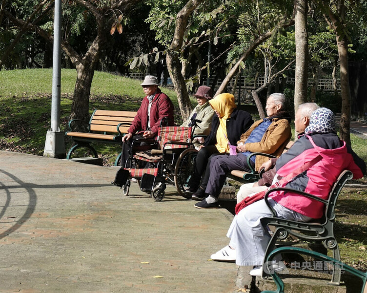 人口高齡化的問題衝擊全球。(中央社)