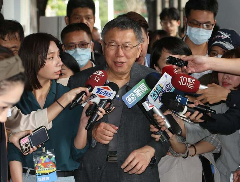 針對民調產生的政治效應,學者曲兆祥受訪時直言,民調變因很多,不能做為決策唯一考量。(中央社)