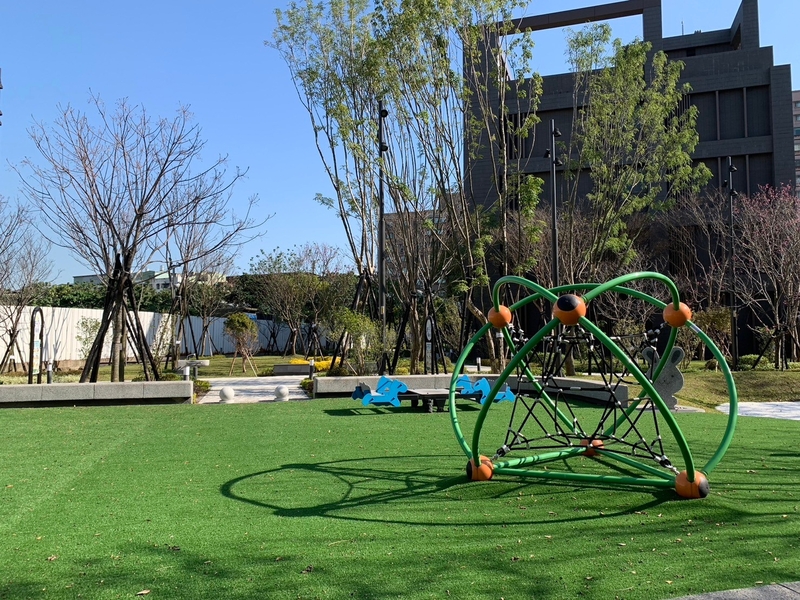 都市化好處,可以節省公共設施的建設成本、保留較多的綠地,擁有好的環境品質。(新北市都市更新處提供)