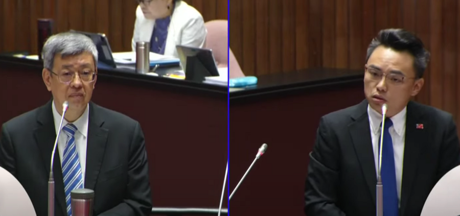 國民黨立委洪孟楷(右)質詢時逼問行政院長陳建仁(左)說,副總統賴清德口中的「中捷藍線有力人士」究竟是誰?(直播截圖)