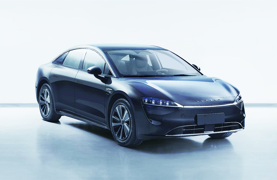 中國華為Luxeed智界S7轎跑車亮相。(網路截圖)