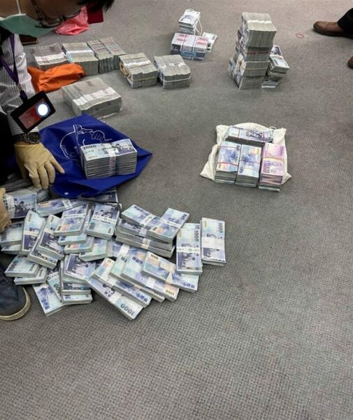 貪瀆弊案,搜出眾多現金,若無法合理交代來源,將遭檢方聲押獲准。(中央社)