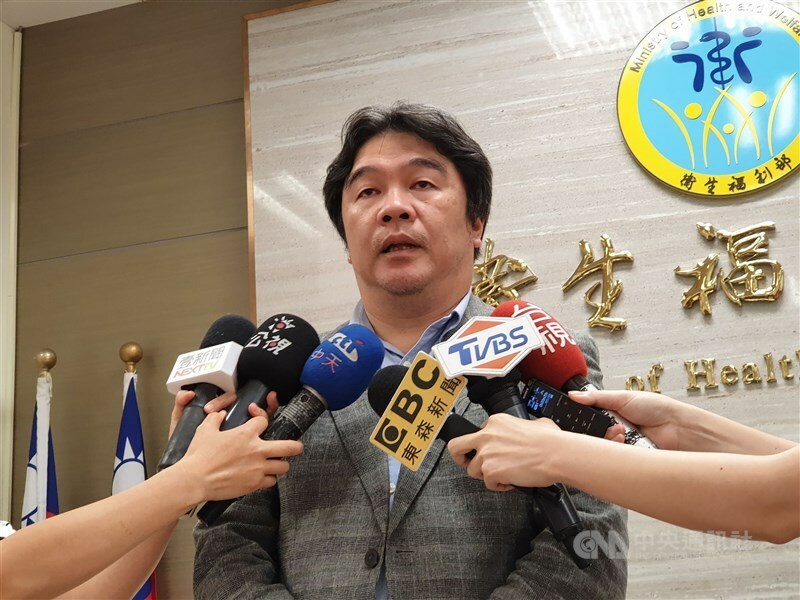 衛福部14日舉行衛教記者會,宣傳愛滋病「U=U(測不到=不具傳染力)」觀念。(中央社)