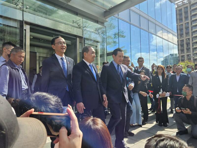 藍白確定合作,藍白馬三方將推盼民調專家,18日決定誰要當正。(Photo by 呂翔禾/台灣醒報)