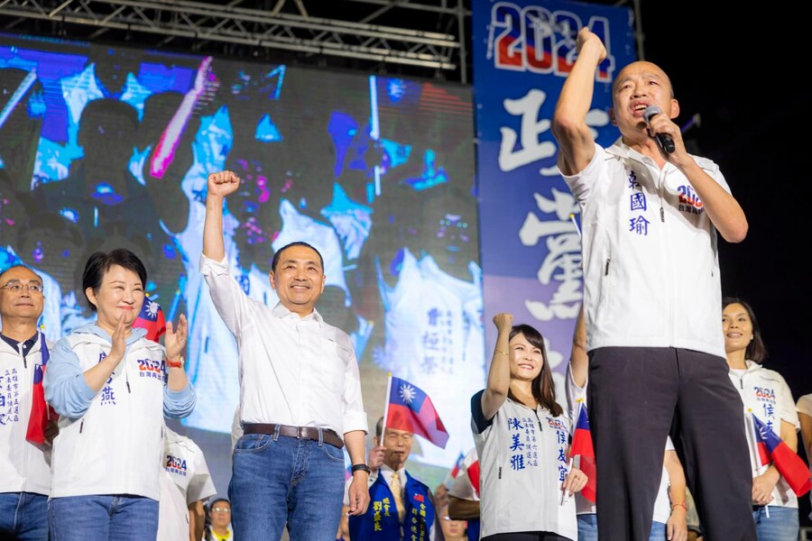 國民黨19日不分區名單出爐,前高雄市長韓國瑜列在第一位,現任不分區立委全軍覆沒。(侯友宜臉書)
