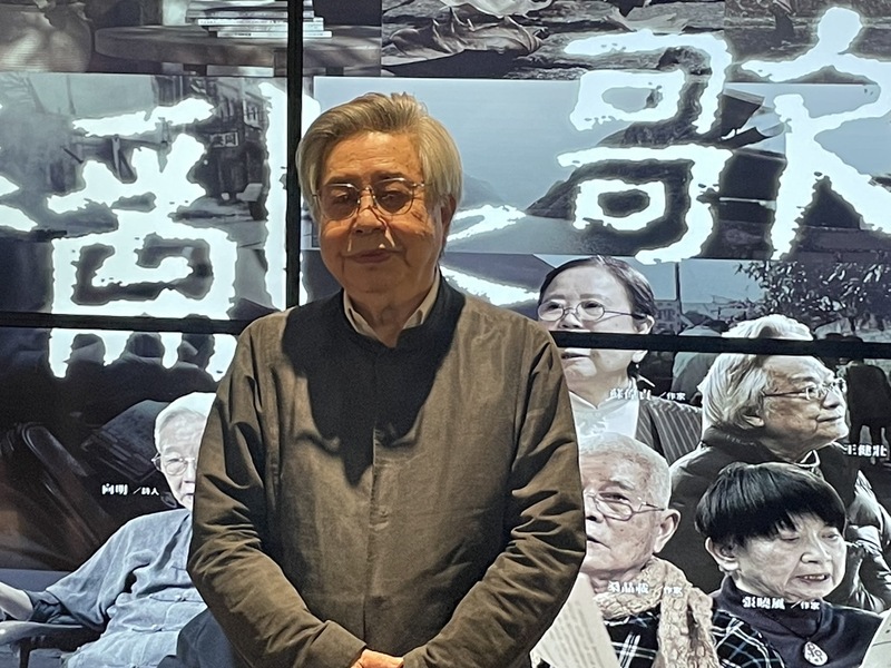 作家隱地於紀錄片《離亂之歌》首映會現場,分享當時遷台的回憶與景象。(Photo by 簡嘉佑/台灣醒報)