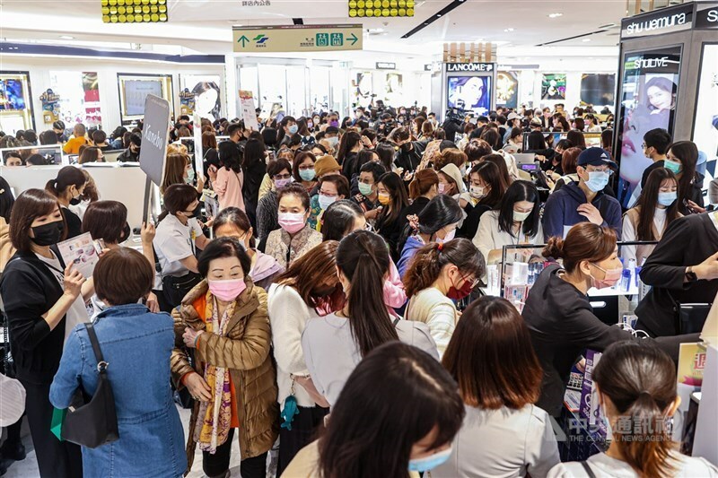 我國今年經濟成長率受出口衰退影響,僅剩1.42%,創下14年來新低。(中央社)
