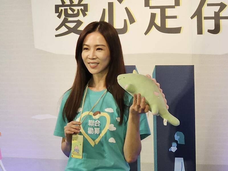 雙金影后謝盈萱29日化身公益大使,鼓勵民眾恢復捐款、協助弱勢家庭渡過難關。(Photo by 呂翔禾/台灣醒報)