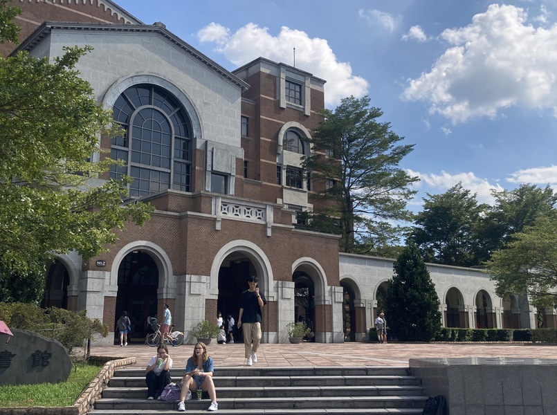 圖為台灣大學校園一景。(中央社)