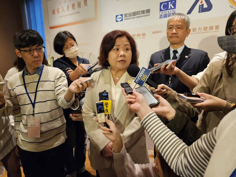 針對外界關注的印度移工開放,勞動部長許銘春5日強調,絕對沒有要開放10萬名這麼多印度移工入境。(Photo by 呂翔禾/台灣醒報)