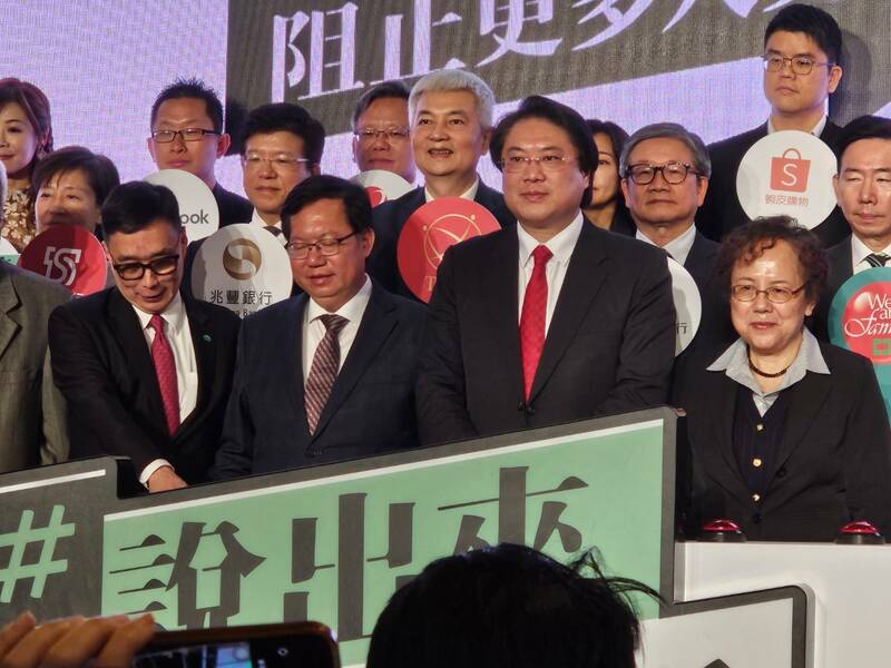 行政院副院長鄭文燦6日表示,詐騙除了政府加強打詐外,民眾也要培養反詐意識。(Photo by 呂翔禾/台灣醒報)