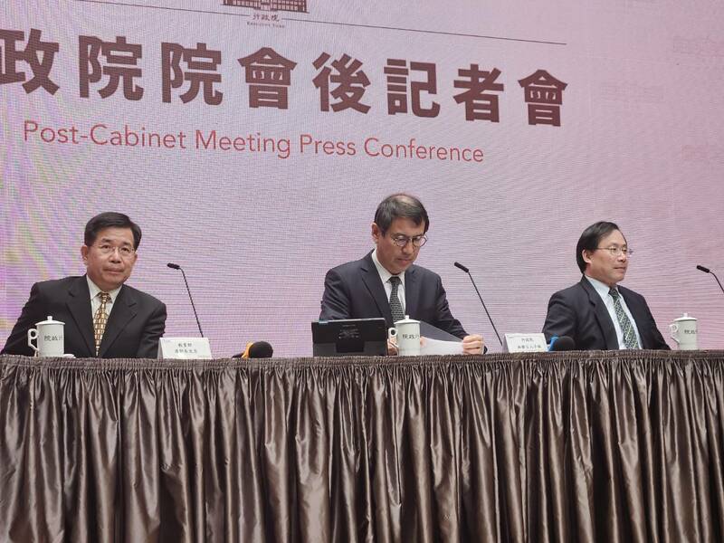 全教總7日呼籲政府廢除雙語政策,教育部回應表示會檢討,並強調雙語政策仍有實施必要。(Photo by 呂翔禾/台灣醒報)