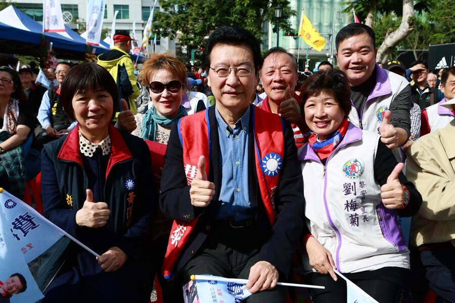 針對近日熱議的108課綱刪減文言文,在野黨都認為不太恰當。(趙少康臉書)