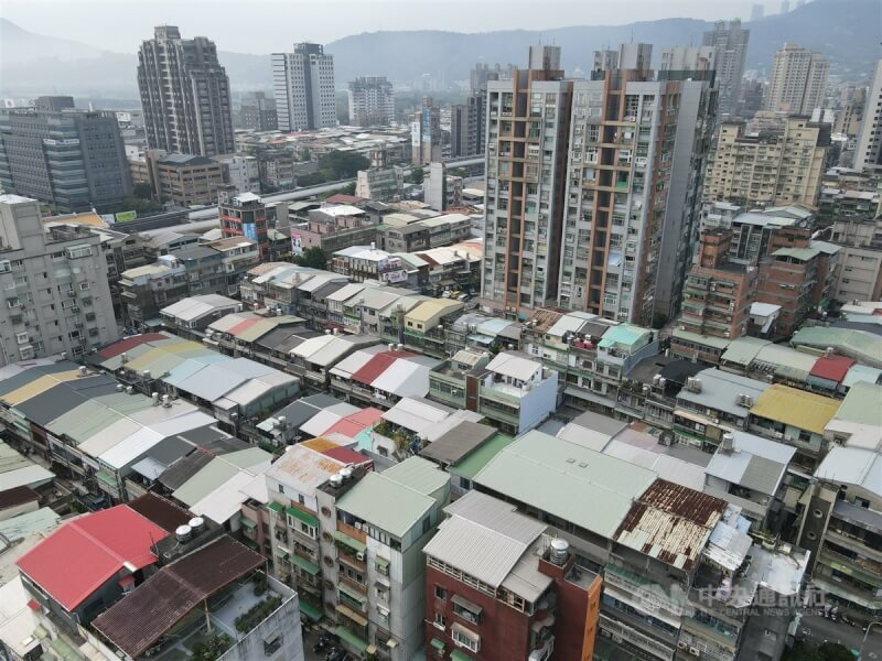 立法院19日通過囤房稅2.0,但時代力量認為稅率仍太低,無法有效抑制房價與囤房。(中央社)