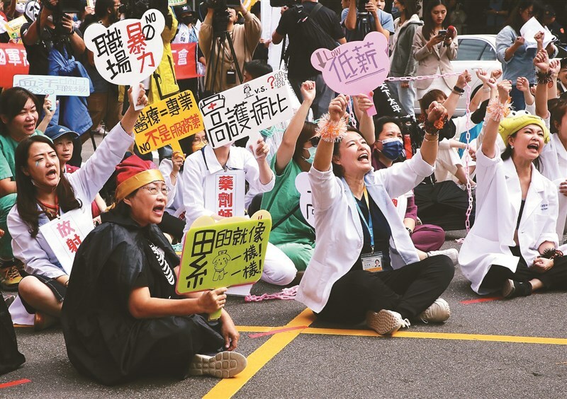 三位總統候選人有二人是醫界出身,應該深刻了解醫療改革已迫不及待。(網路截圖)